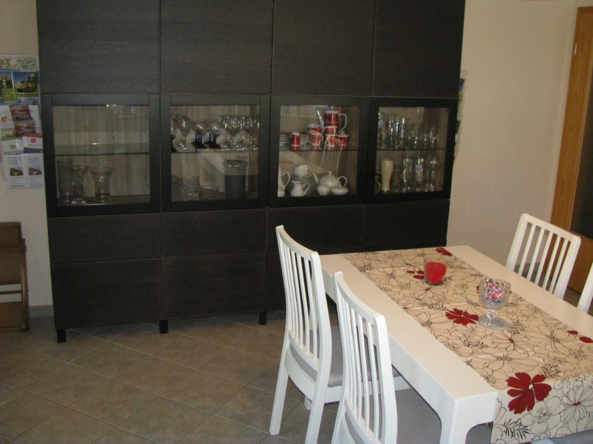 Ferienwohnung Herbsleben Экстерьер фото