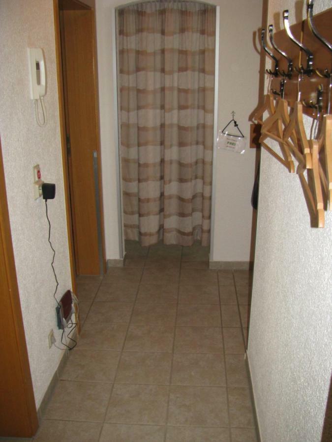 Ferienwohnung Herbsleben Экстерьер фото